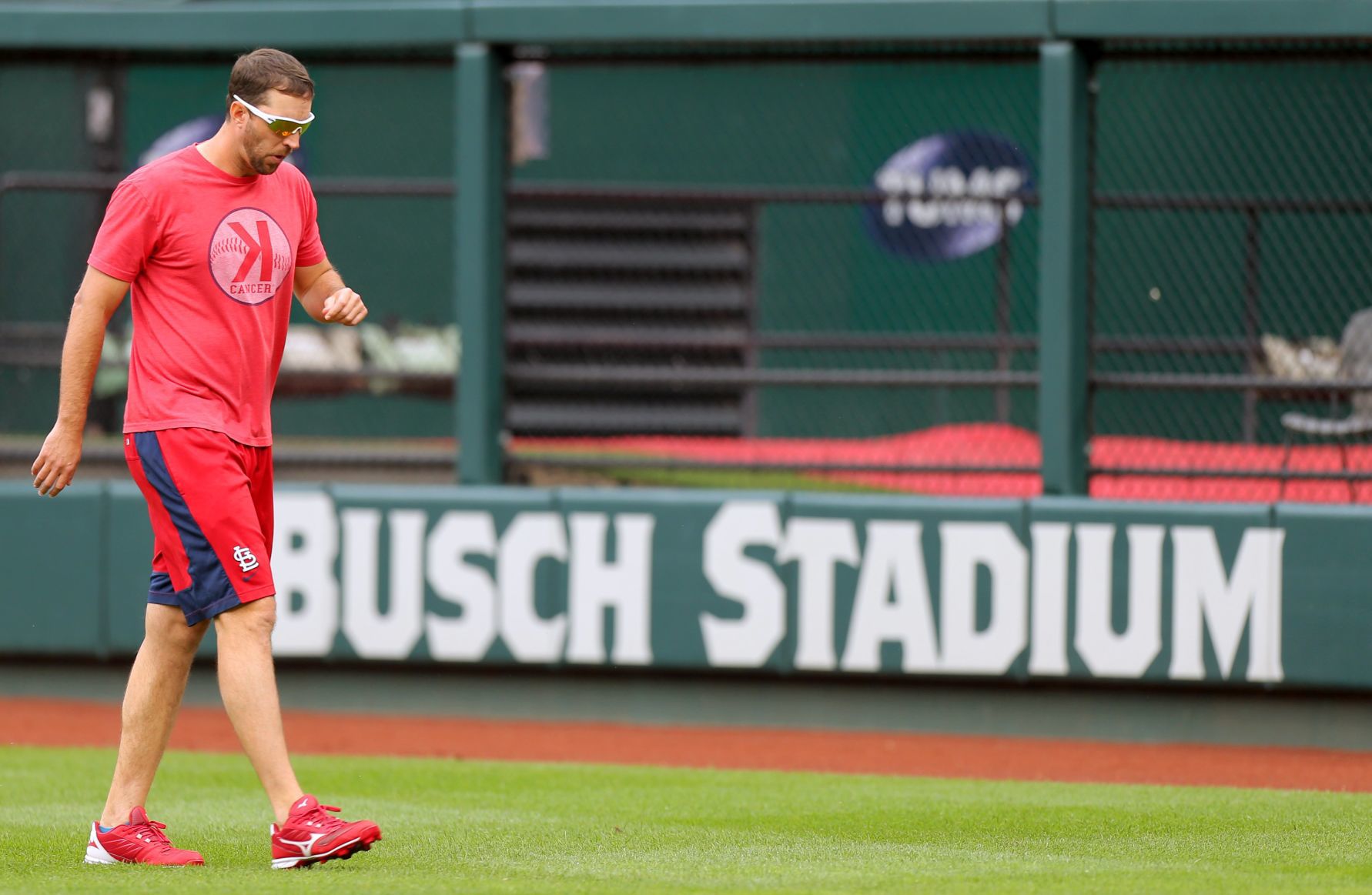 Cards workout before Game 3 curtailed by rain